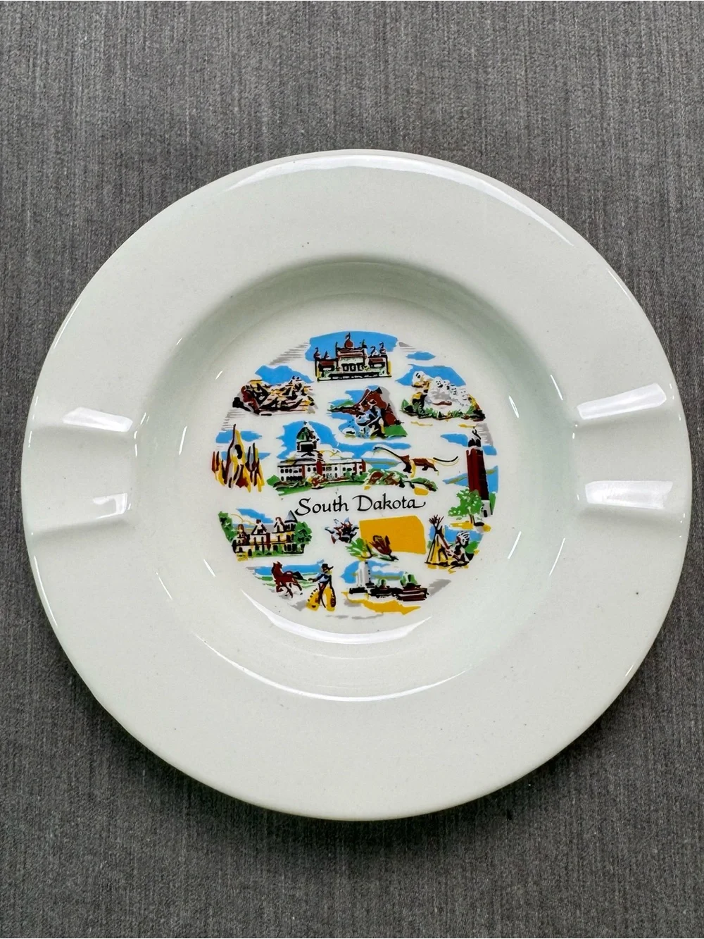 Vintage South Dakota Souvenir Ashtray Mt Rushmore Corn Palace Ceramic Retro 5”